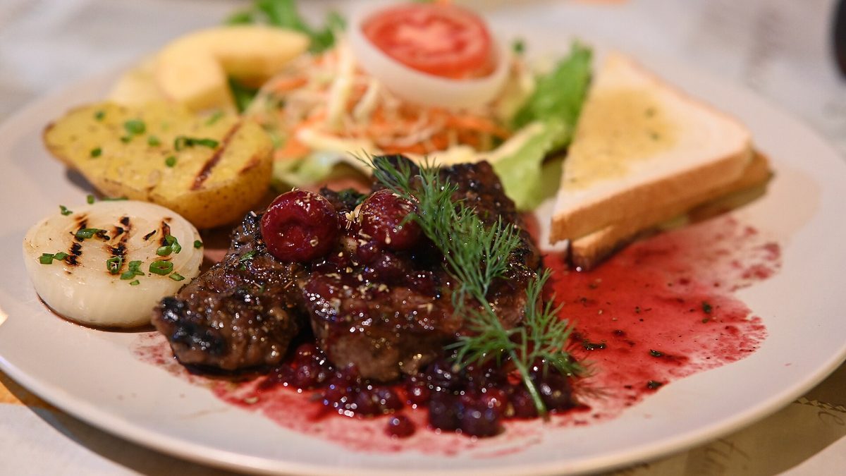 Plated tasting course, representative